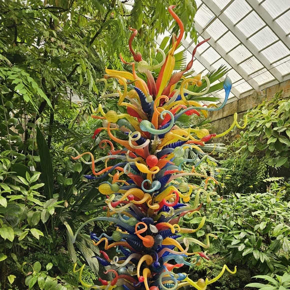 Meet your Posher, Stephanie - Picture 2 of 3